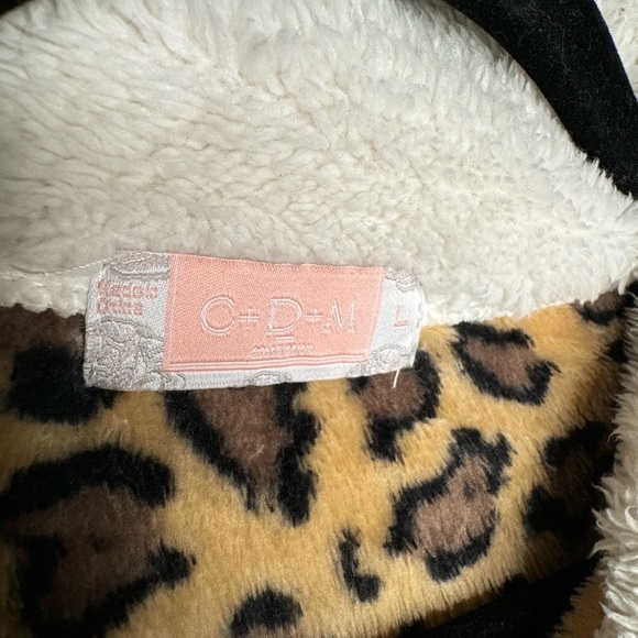 C+D+M Fuzzy Leopard Fleece pullover with half-zip - Picture 5 of 5